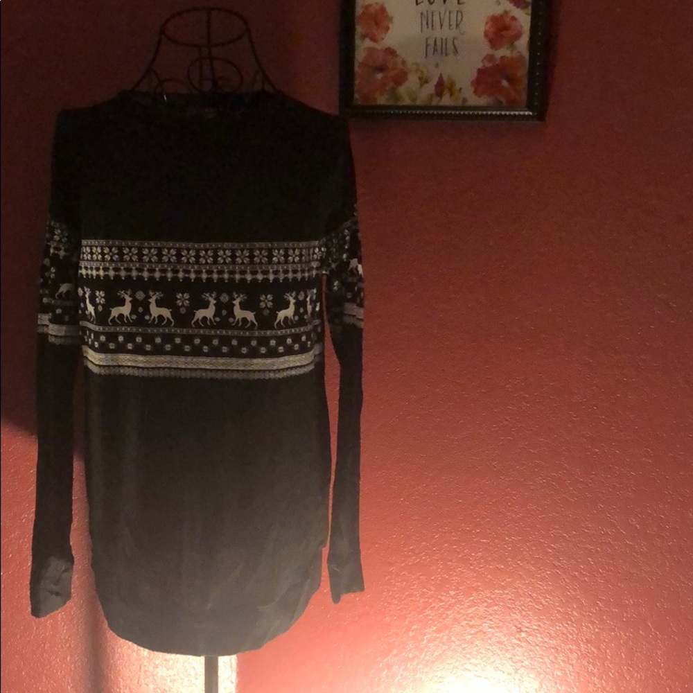 Black Long-sleeve Top with Christmas Pattern 🎄